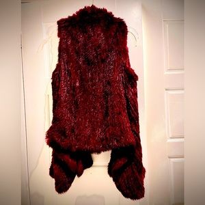 Danier real fur vest. Wine colour, EUC. Multiple ways to wear.